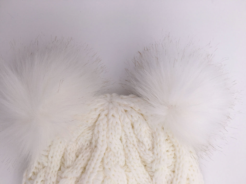 Girls Knitted Fashion Winter Beanie Hat Winter Warm Hat with Double Pompom & Lining